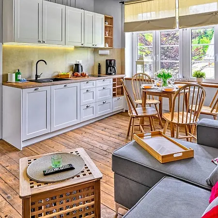 Strazacka, Sun & Snow *